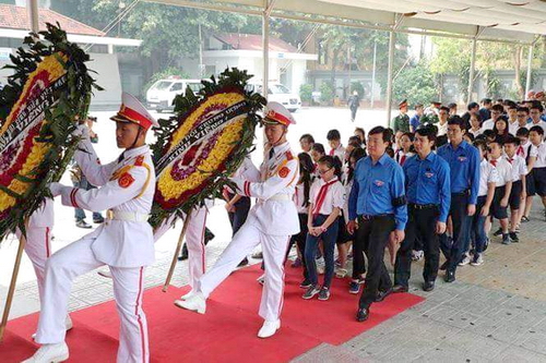 Đoàn đại biểu Trung ương Đoàn viếng nguyên Tổng Bí thư Đỗ Mười 